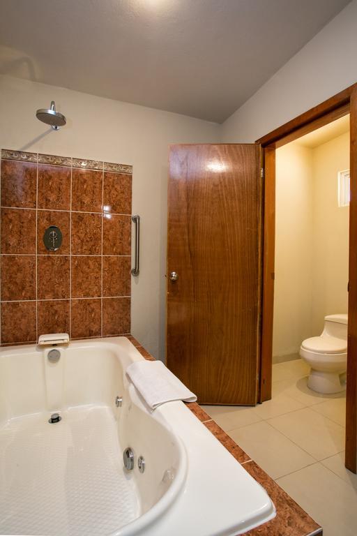 Auto Hotel Paraiso Inn Palenque Room photo
