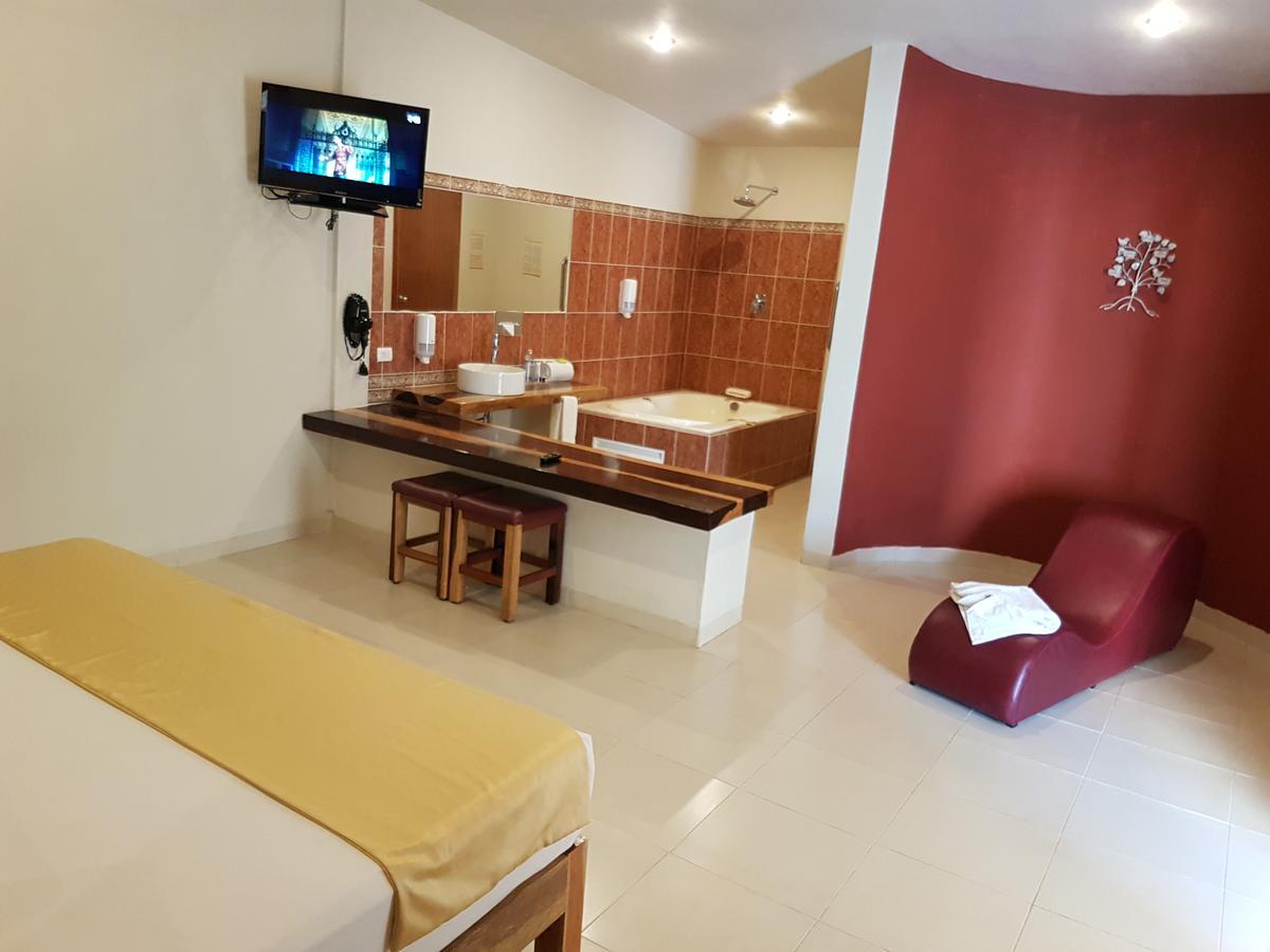 Auto Hotel Paraiso Inn Palenque Exterior photo